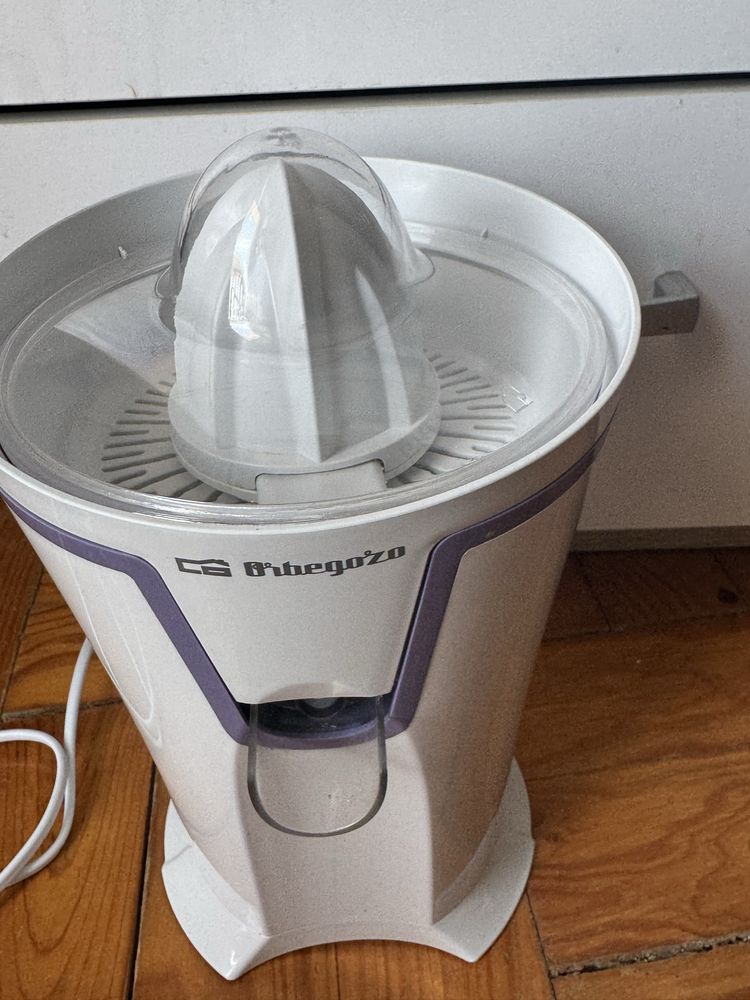 Espremedor Automático de Laranjas