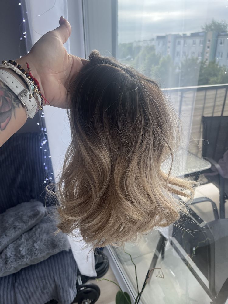 Peruka syntetyczna blond mega