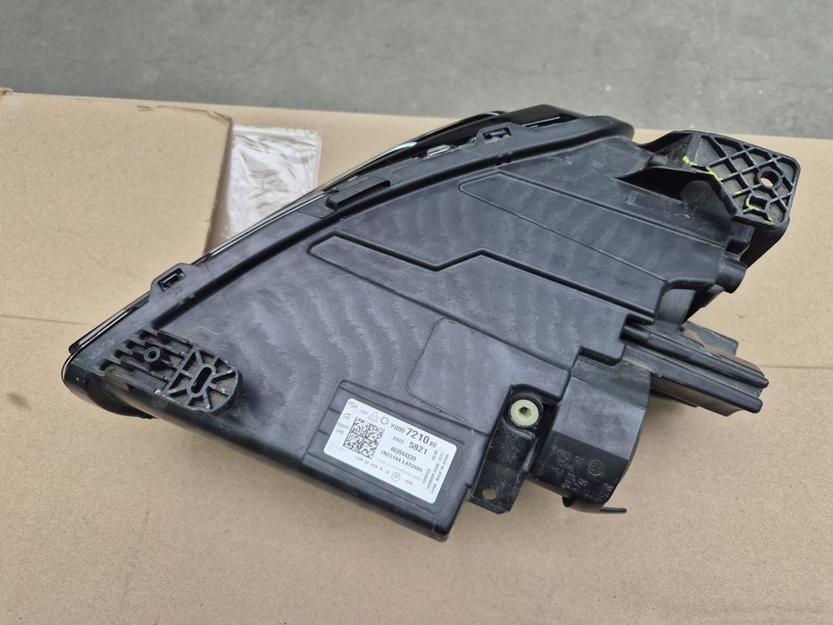 Citroën C3 Aircross lift 2023r lampa prawa przednia eu OEM