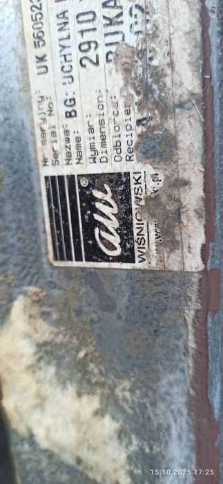 Brama garażowa uchylna z drzwiami Wiśniowski