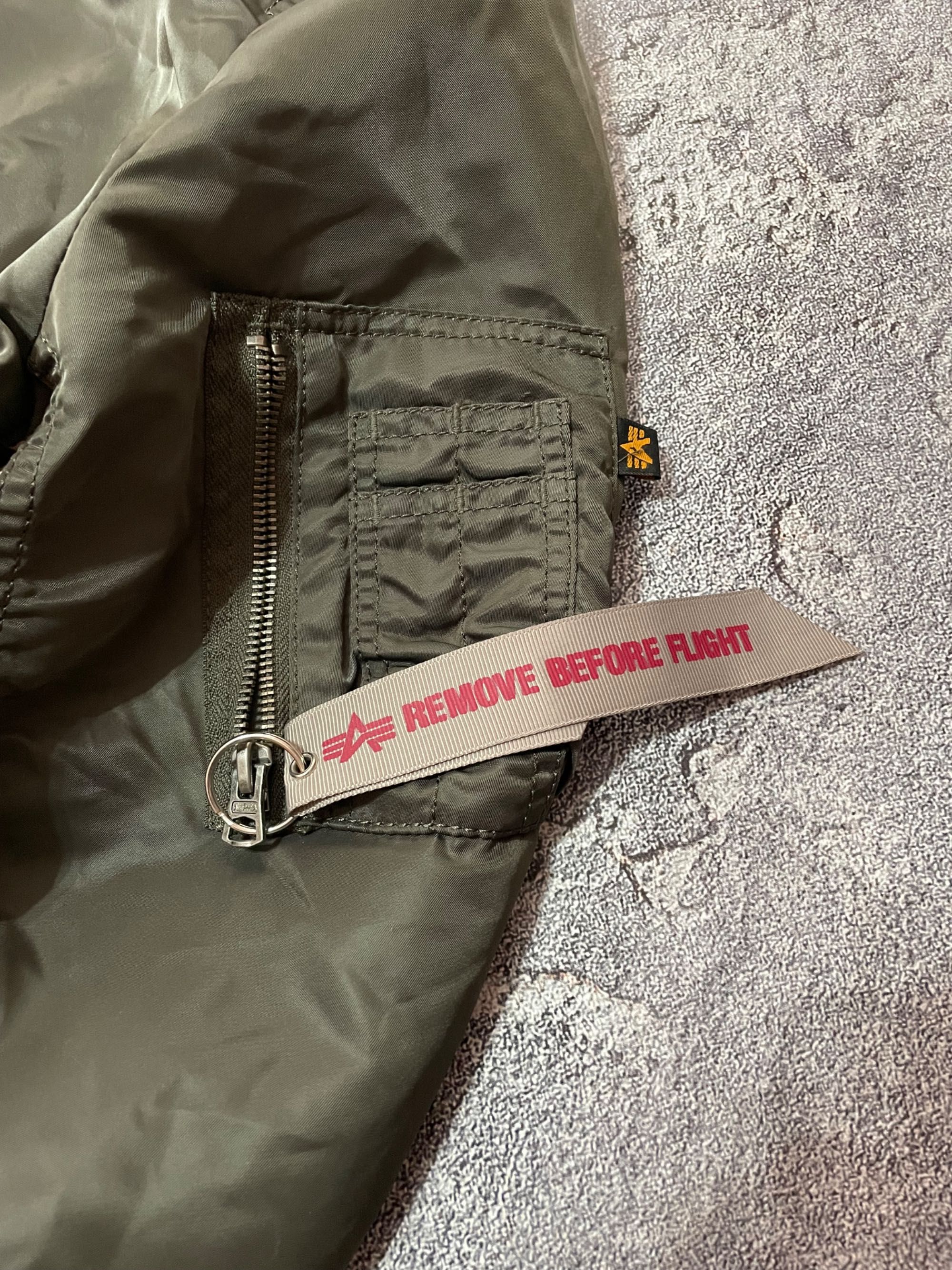 Бомбер alpha industries