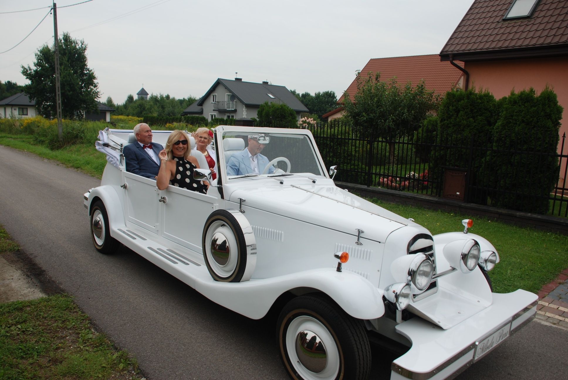 Samochód do ślubu retro cabrio