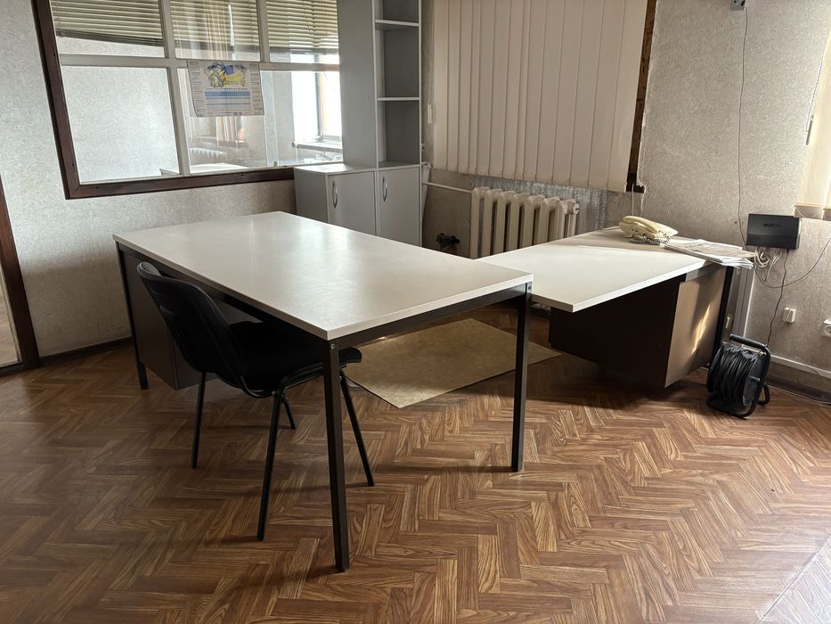 Меблі офісні із ДСП вживані