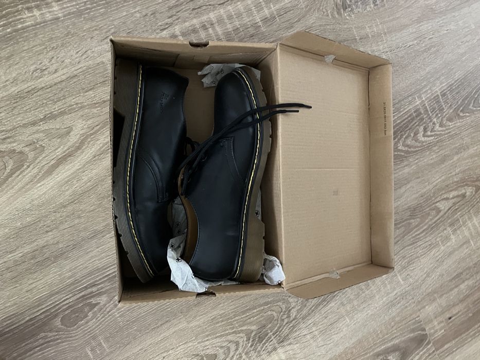 Dr martens dark horse