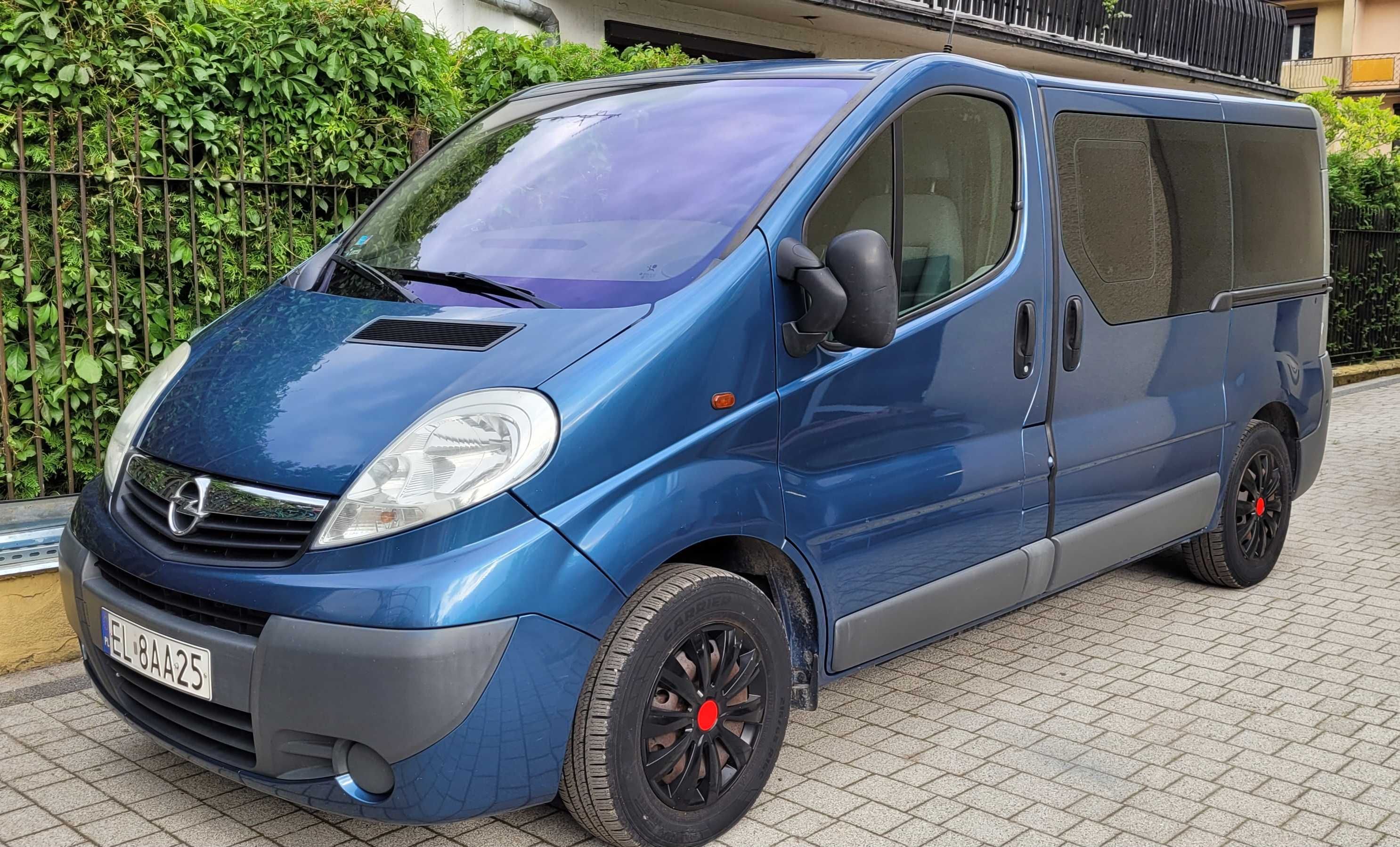 Vivaro 2,0 cdti, 8 osób, na wakacje i do pracy (kamper)