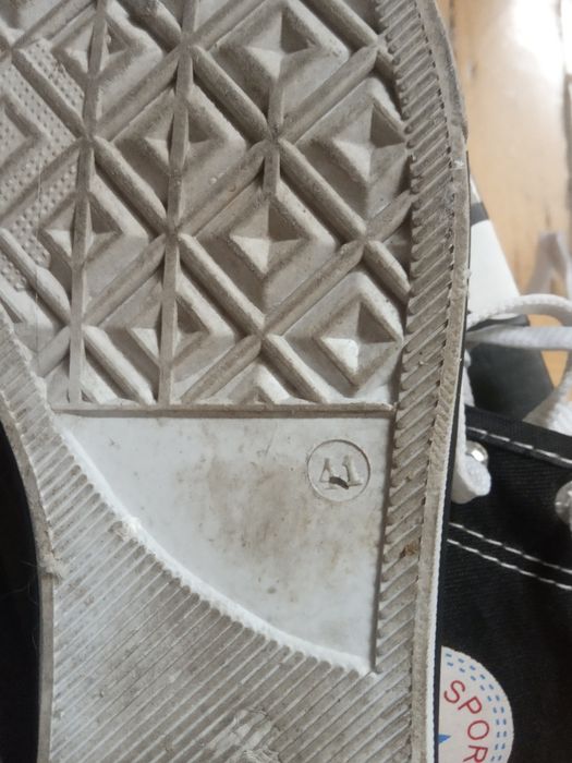 Trampki czarne długie 41