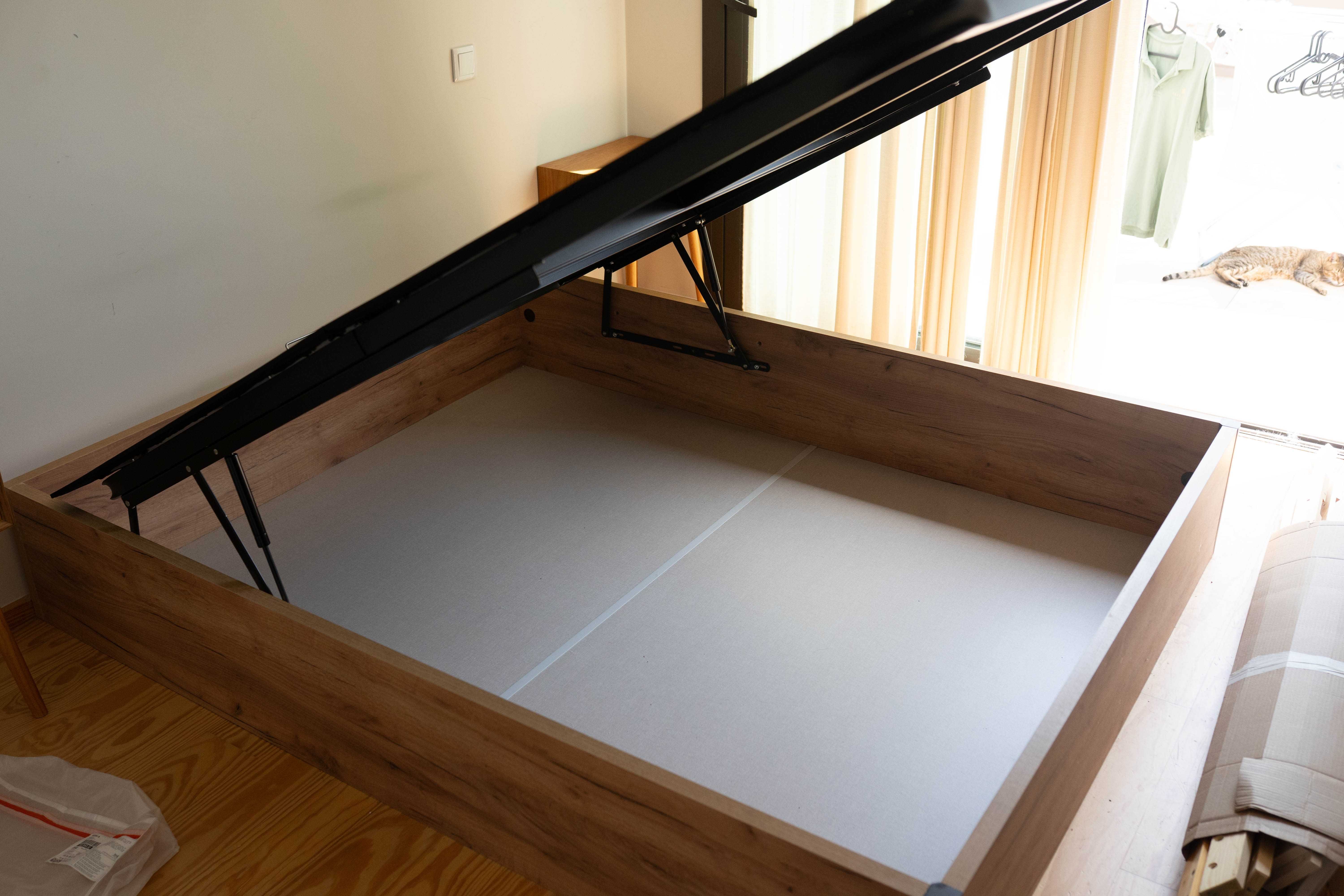 Base Sommier para 160x200cm em excelente estado