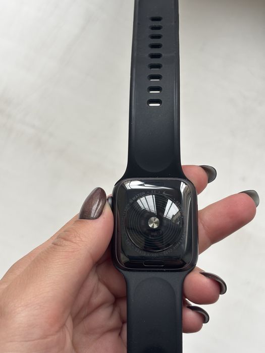 Apple watch SE 1 покоління