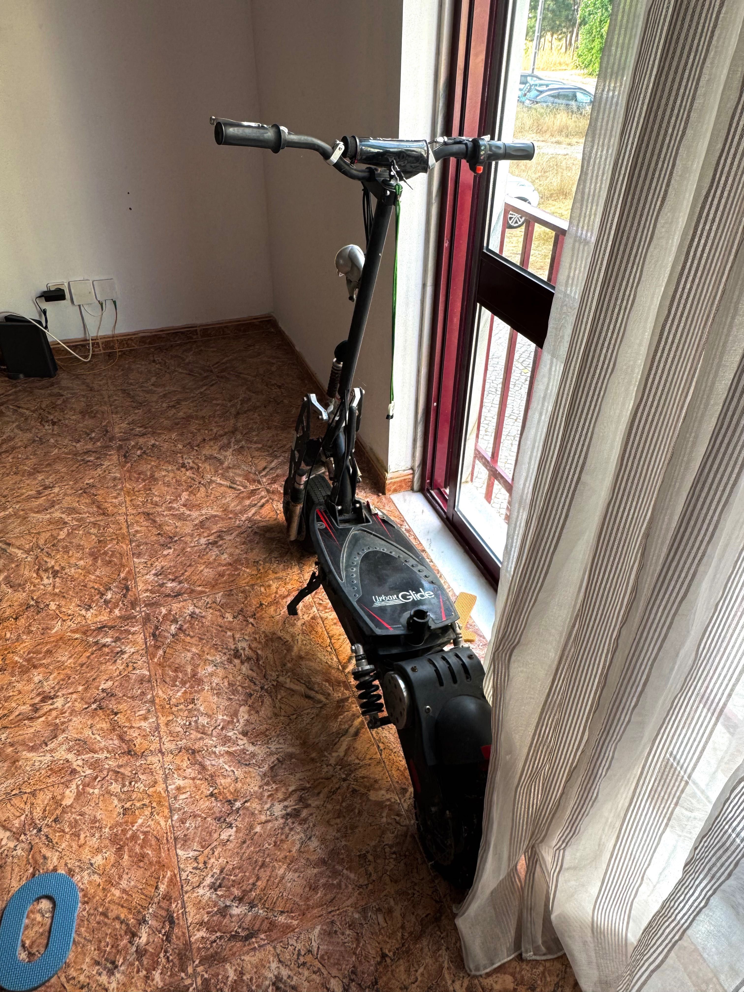 Trotinete elétrica em ótimo estado