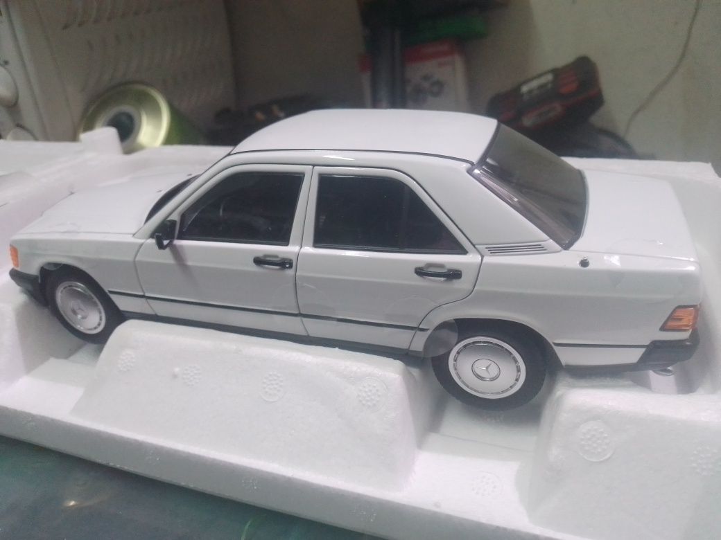 Miniatura 1/18 Mercedes Benz 190