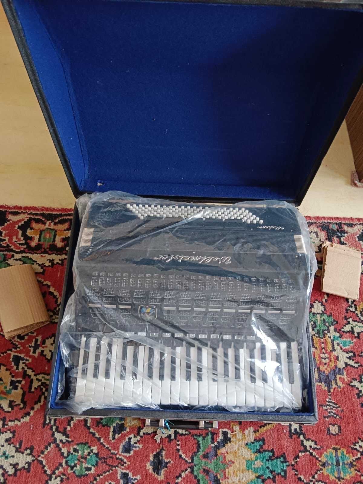Akordeon Weltmeister Meteor - 120 basowy (nieużywany) !