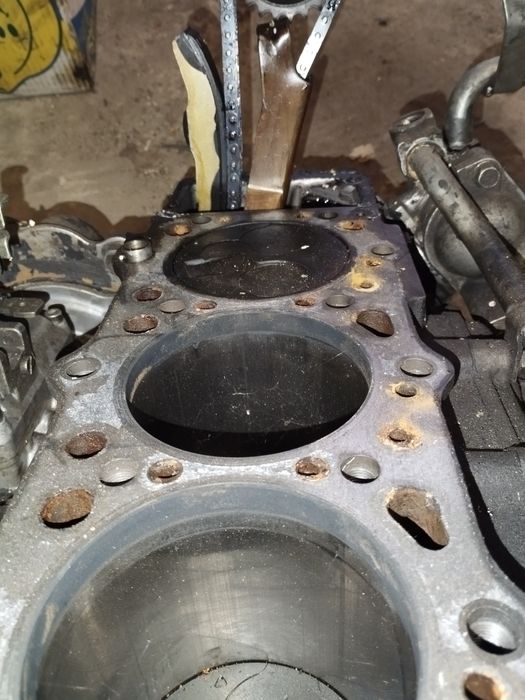 Продам блок двигуна Mitsubishi 4M40 2.8