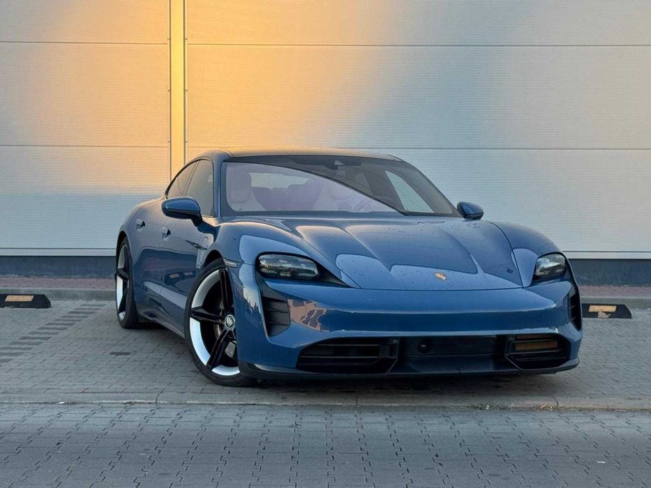 Porsche Taycan TURBO S 680km / Bogata Wersja