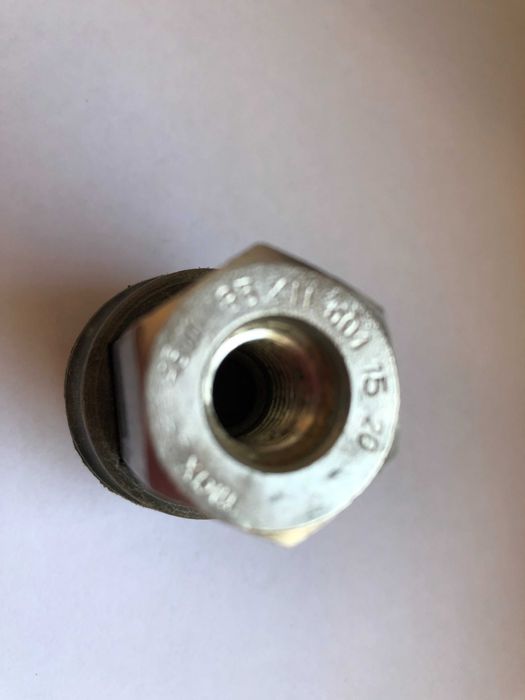 Włącznik świateł Stop Ursus max 24V 48W gwint M12x1,5 mm