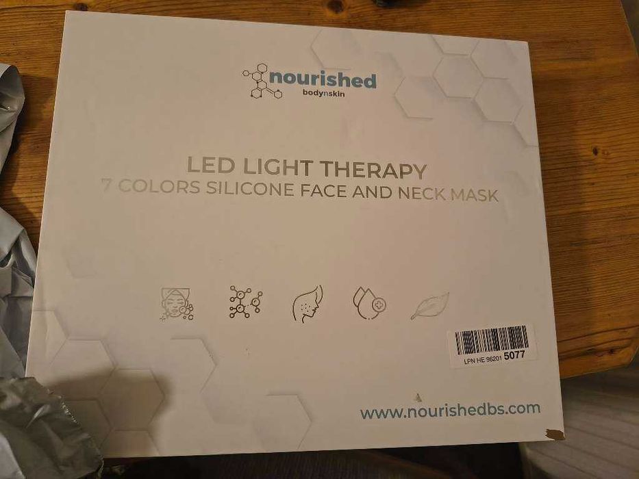 Nowa  Nourished LED light therapy 7 colors silicone face and neck mask