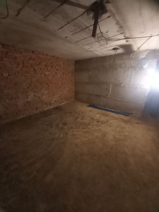 Продаж підвала на Пирогова