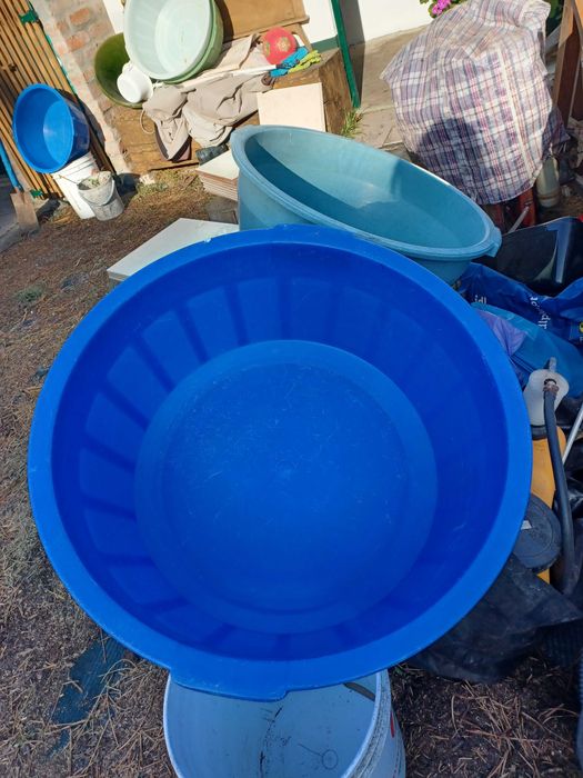 Bacias de plástico Grandes