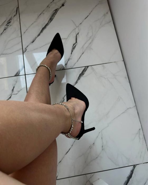 Сатинові туфлі Jimmy Choo з сяючою застібкою