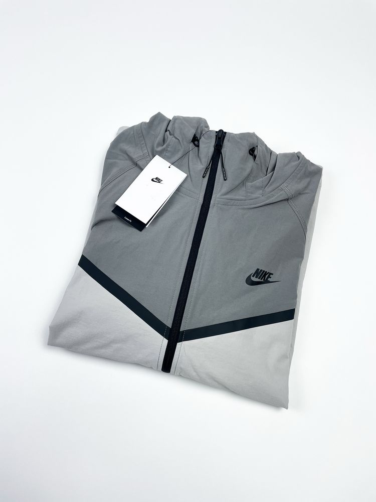 Акція! Чоловіча Вітровка Nike Tech Wolven сіра (M) / Нова!