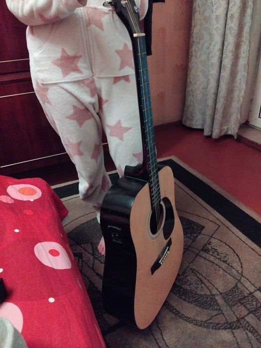 Гитара электро акустическая  Stagg, за приемлемую цену!