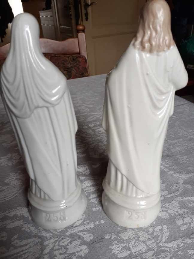 Figurki Matka Boska oraz Jezus