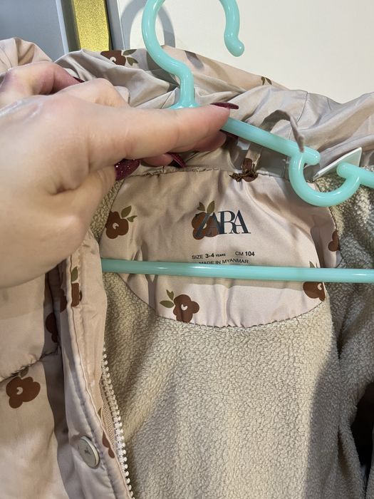 Зимова куртка zara