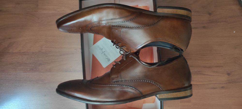 Vendo sapatos couro 43