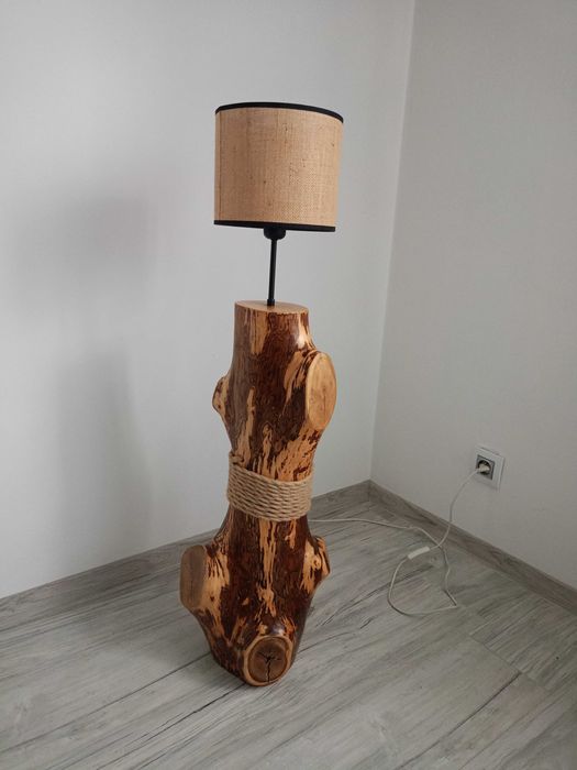 Lampa oświetleniowa, stojąca.