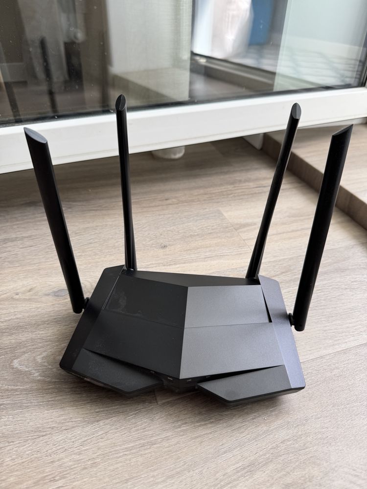 Tenda AC1200 (Model: AC10) wi-fi роутер
