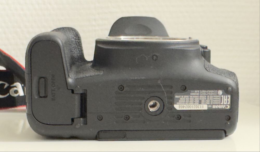 Canon EOS 77D Body – Stan bardzo dobry – Gotowy do działania!