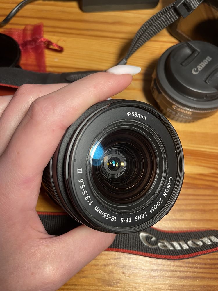 Камера Canon 4000D + два об‘єктиви (зум BK 18-55mm та EF 24mm 1.8f)