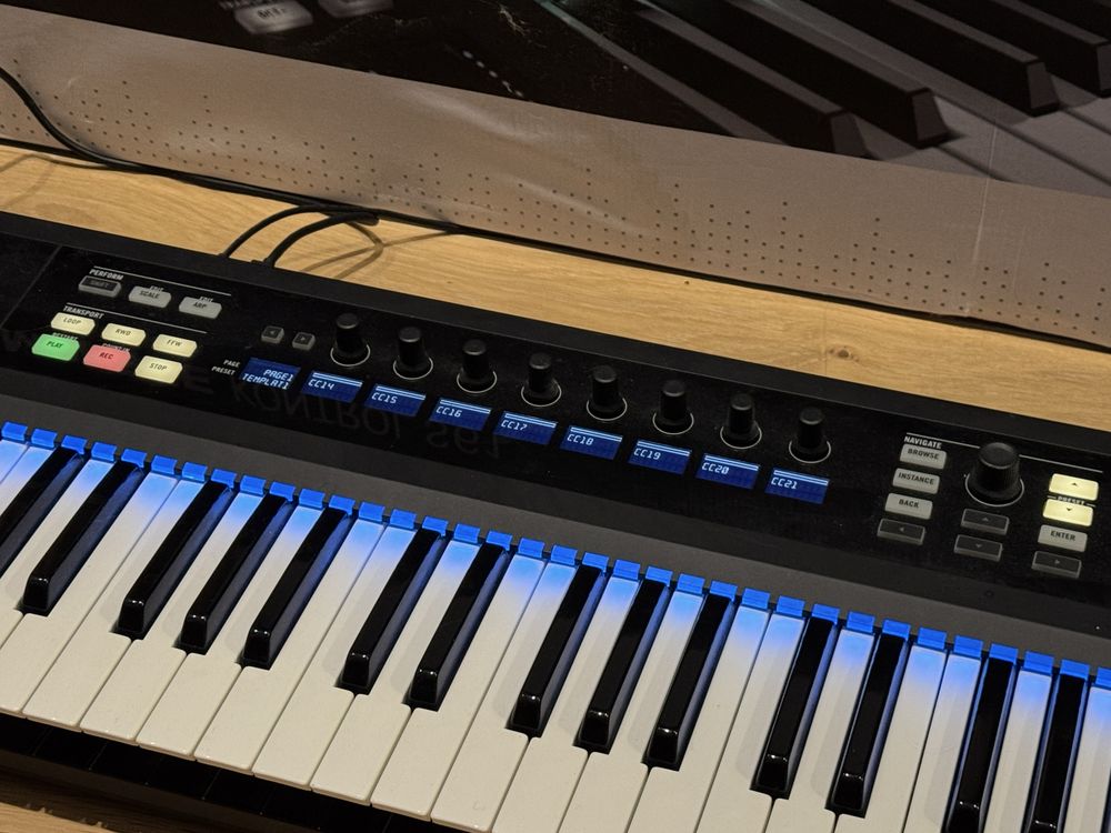 Native instruments komplete kontrol s61 mk1 + soft