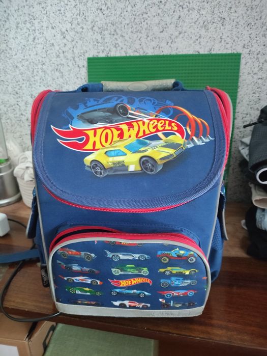 Продам шкільний рюкзак yes