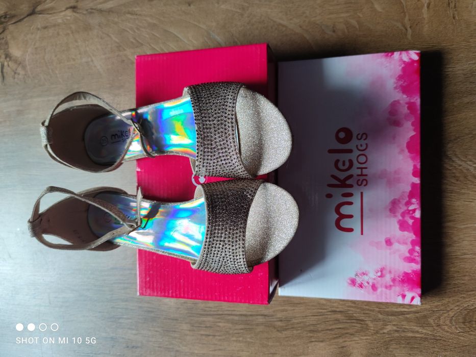 Sprzedam buty dziecięce