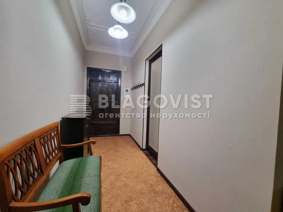 Продаж 2кім.Очаківська 8, Сталінка, район Севастопольської площі