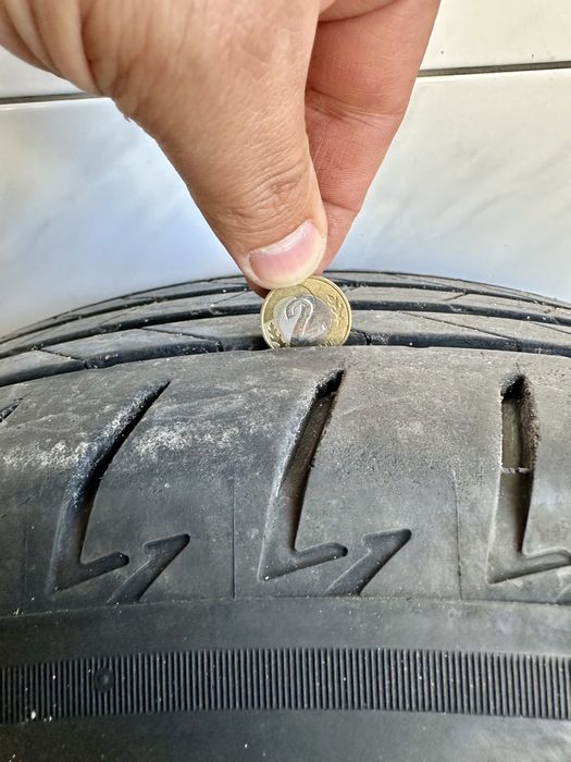 235/60R18 Bridgestone Lexus NX