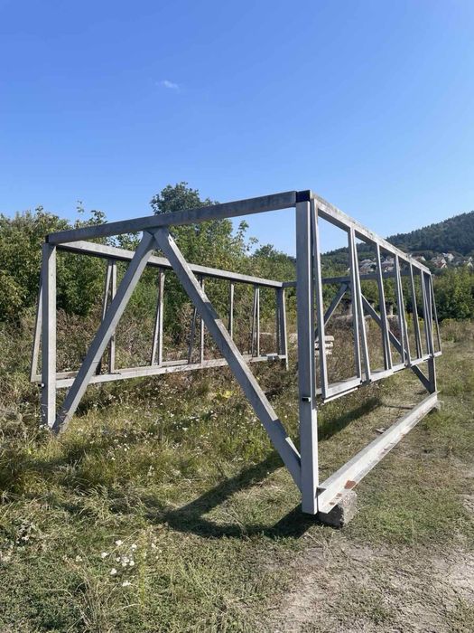 Каркас металевий з вікнами