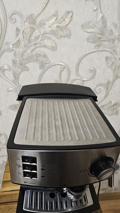 Ріжкова кавоварка Ardesto YCM-E1600.