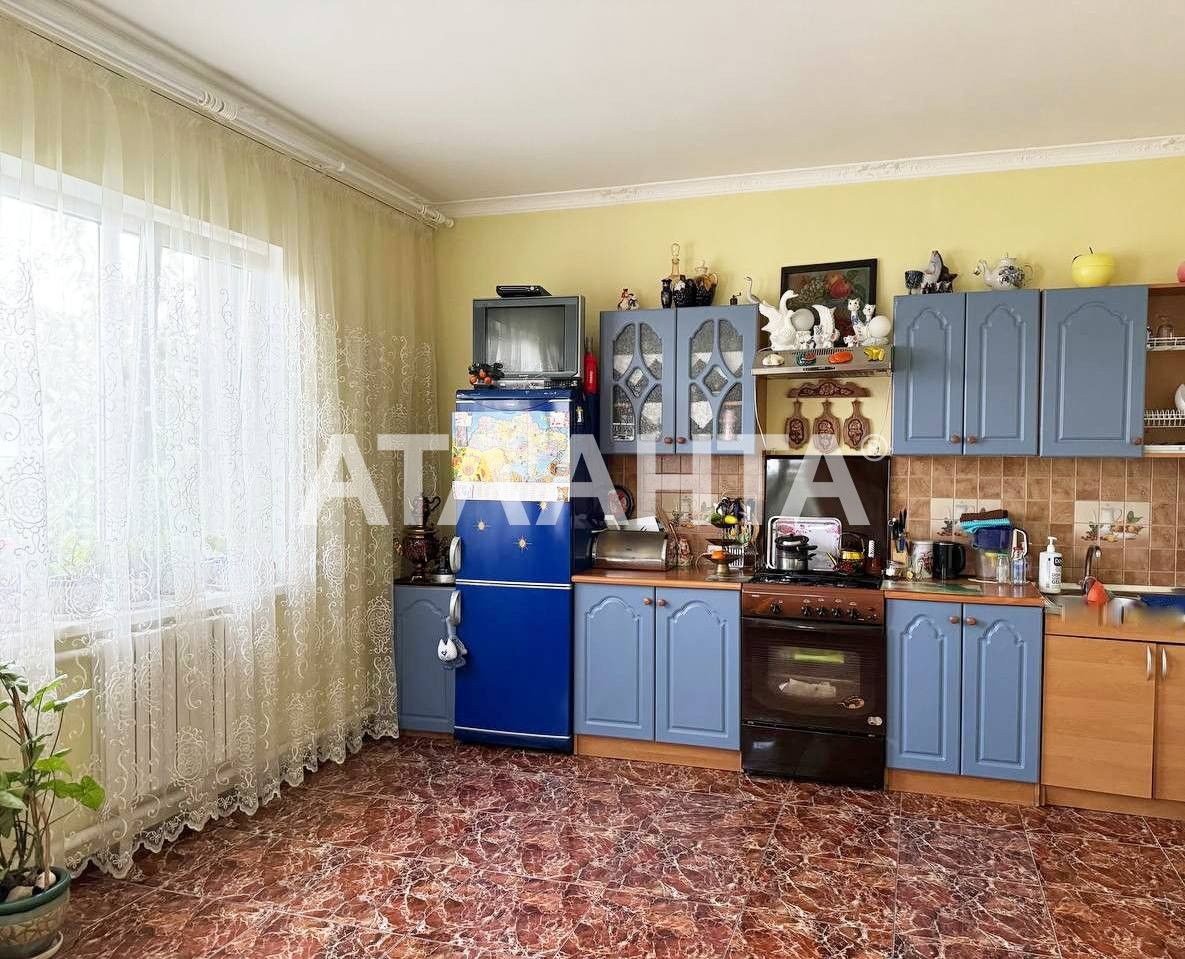 Очень большой, добротный дом в Дачном!