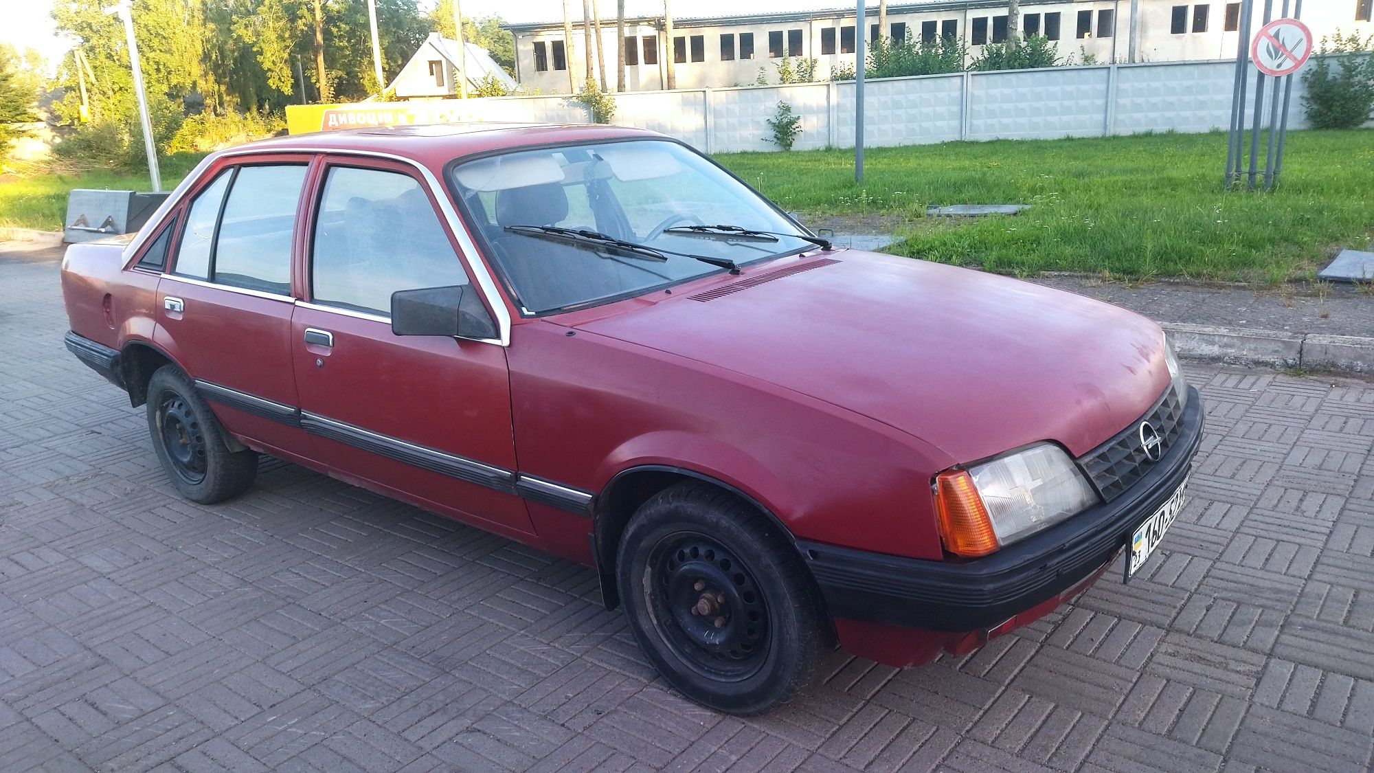 Опель Рекорд Е,1985р.,1.8 бензин