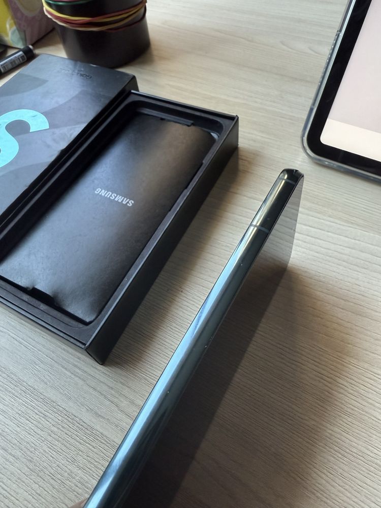 Samsung S 22 8/128 гигабайт