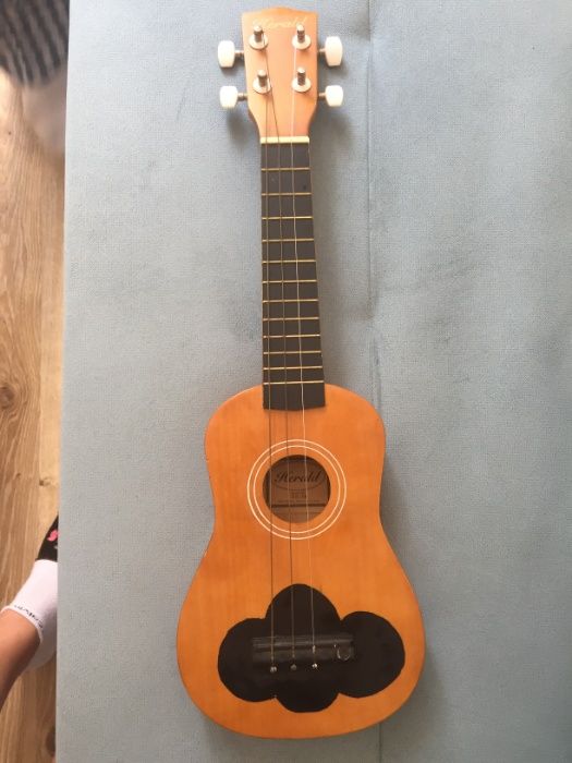 Ukulele Herald model HUK15N