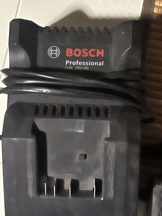 Зарядка і батарея до шуроповерта 14.4 вт