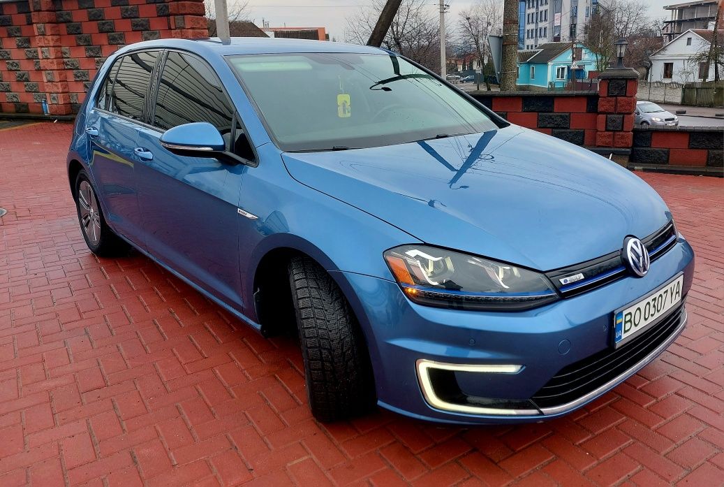 Volkswagen eGolf 2015 Фольксваген е Гольф