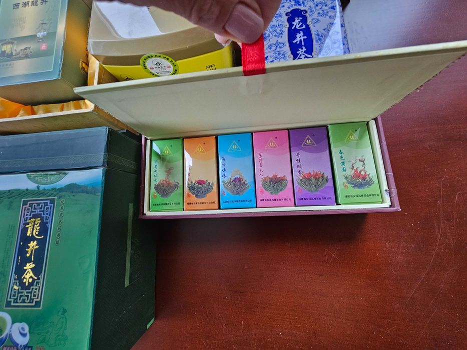 Китайський чай привезений з Китаю для подарунку ідеальний варіант