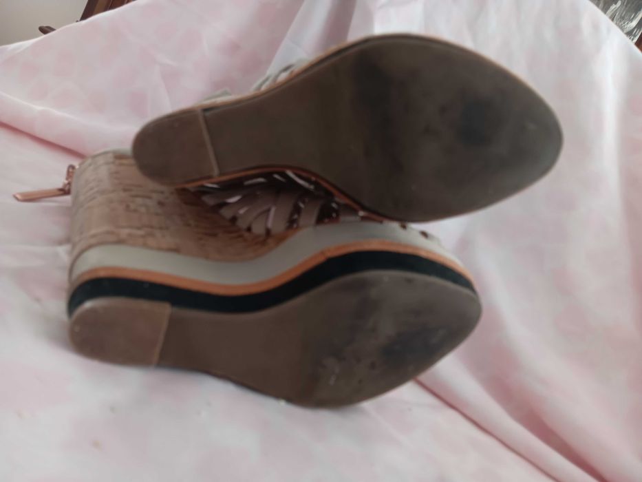 Sandálias de cunha em cortiça Cubanas