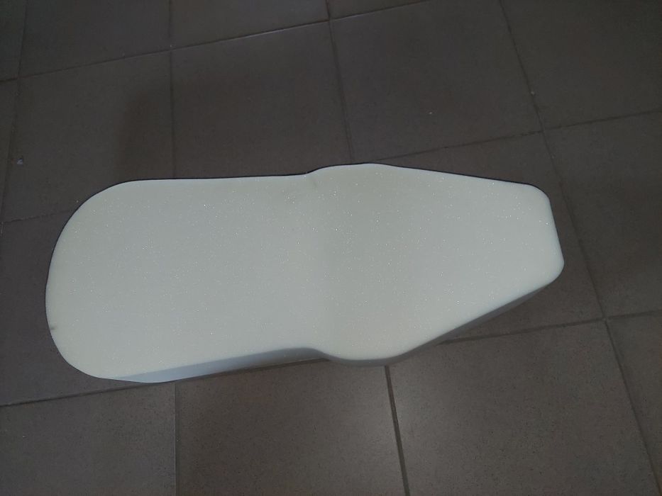 Sprzedam  nowa Polska gabka siedzenia rama wsk125 m06-b1 dwuramowka