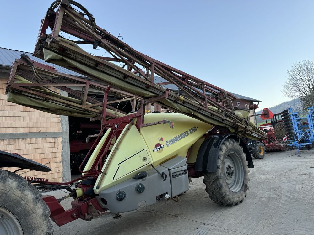 Hardi Commander  3200
