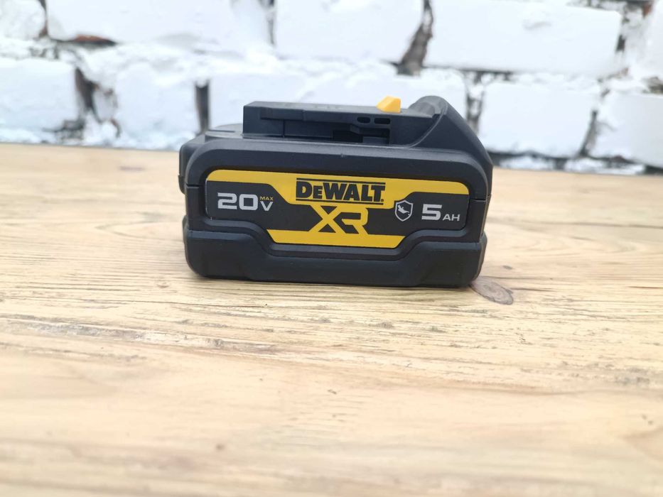 Акумулятор, батарея DeWALT (DCB184G) DCB205G 20V Oil-Resistant