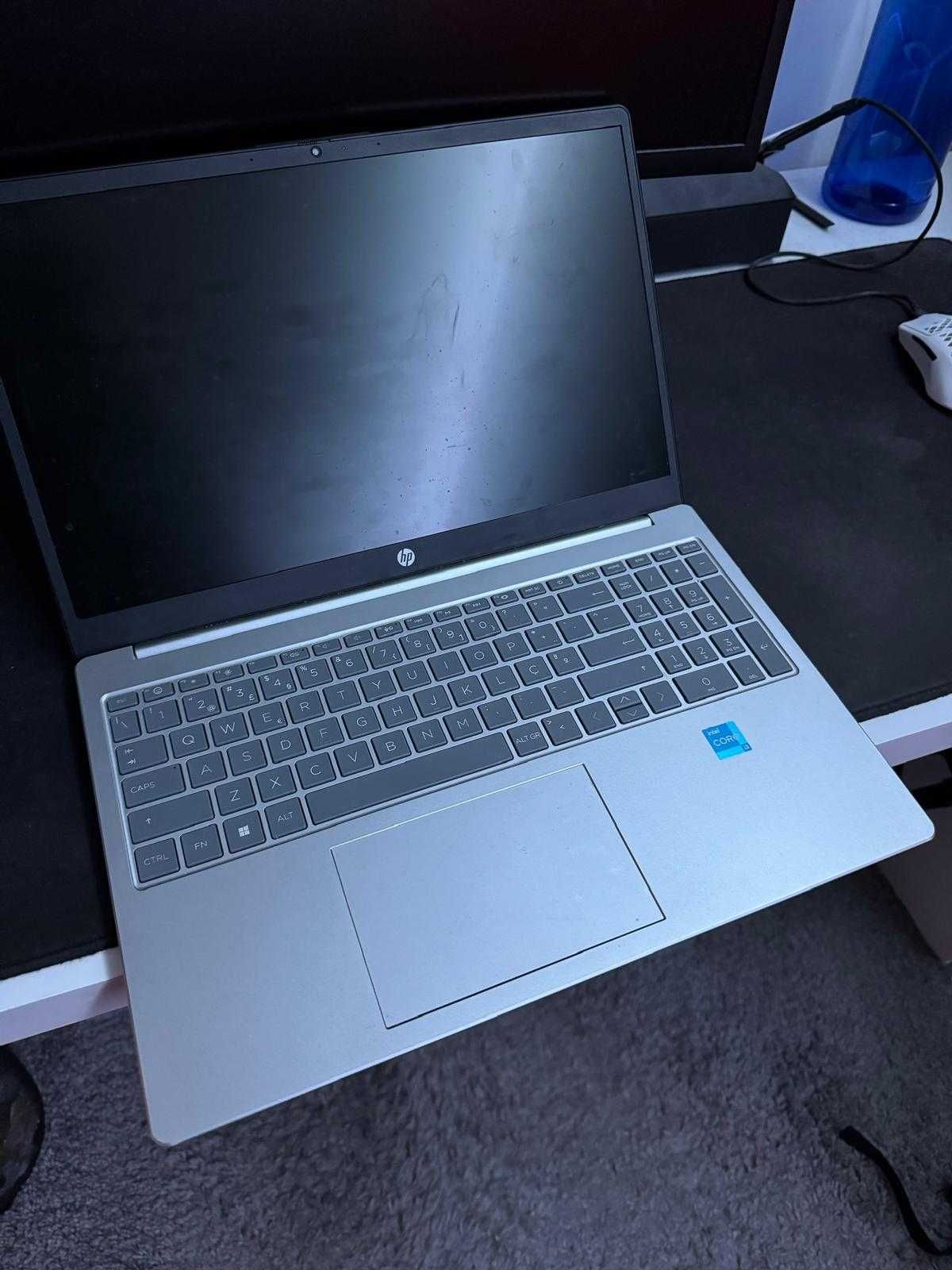 Portátil HP, EM BOM ESTADO "Como Novo"